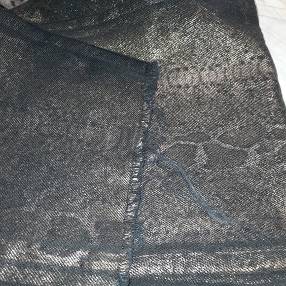 WE THE FREE CRVY Jeans Cropped Metallic Snakeskin Coated Black Gold NWOT… - Picture 8 of 10
